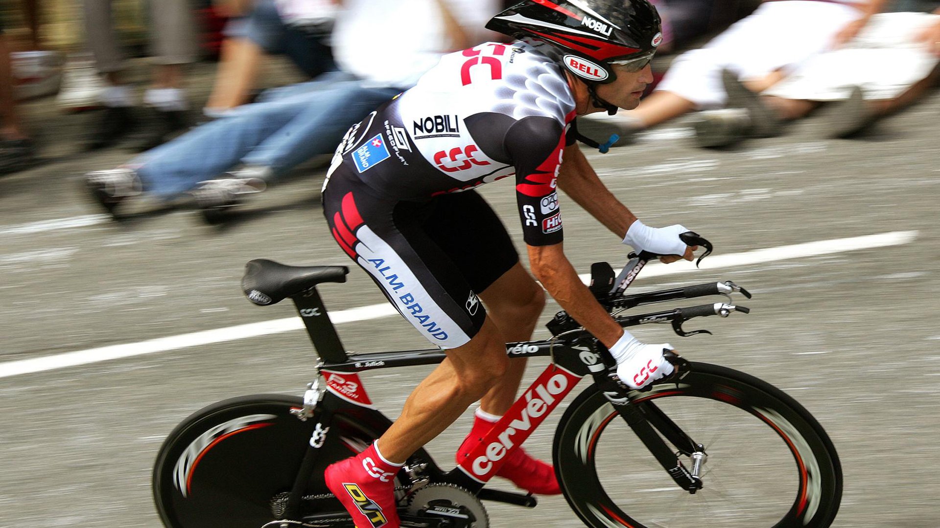 费德勒宣布退役 网坛传奇告别职业赛场