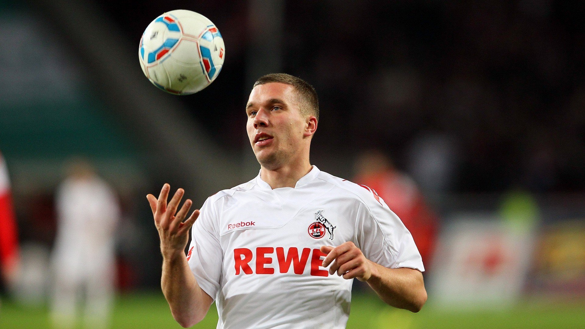 中国花样游泳队巴黎奥运备战冲刺 全新编排演绎水之灵韵